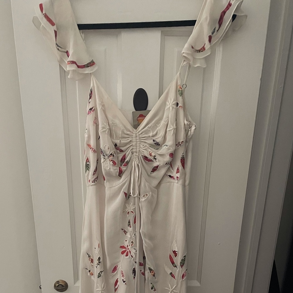 White farm rio maxi with flower detail size 12 - Picture 2 of 11